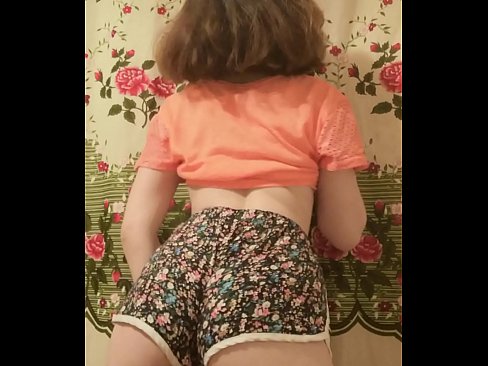 ❤️ Leanabh òg sexy a ’toirt dheth na shorts aice air a’ chamara ❌  Porno  aig gd.hentaibar.ru ❌️